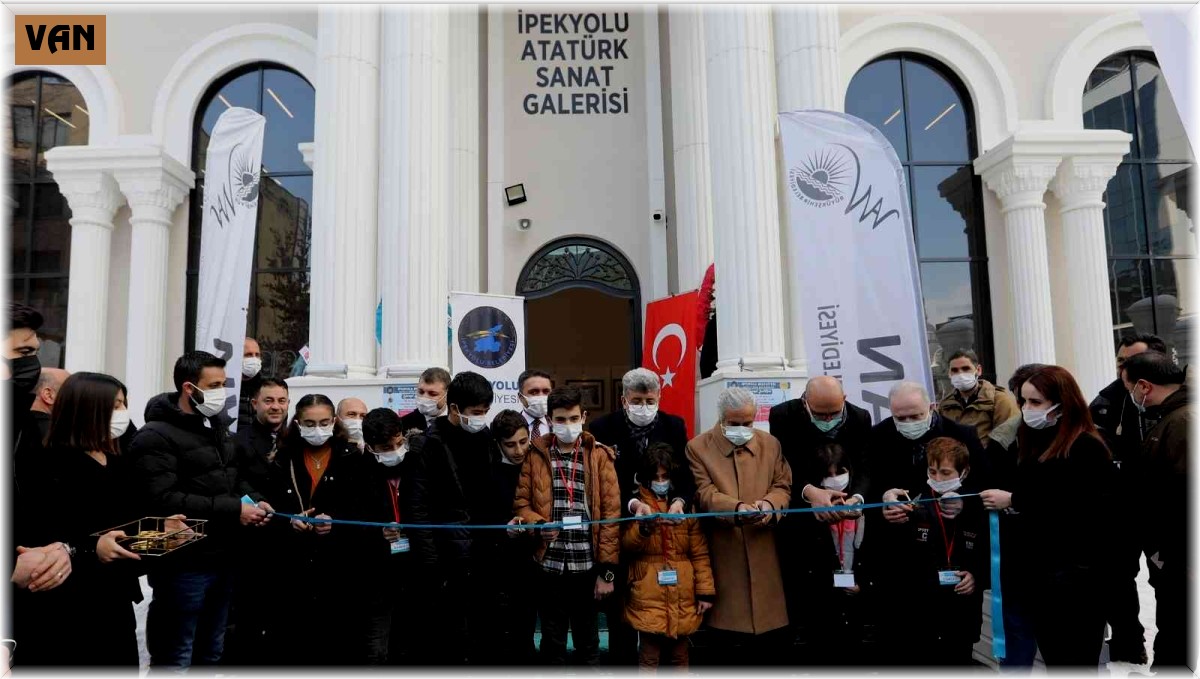 Van'da 'Sanatta 40. Yıl' sulu boya resim sergisi