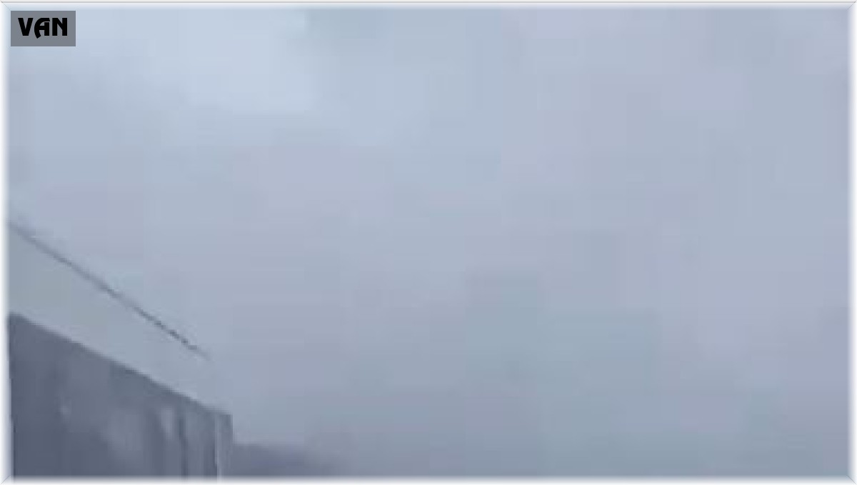 Van'da şehirler arası yollar fırtına ve tipi nedeniyle kapatıldı