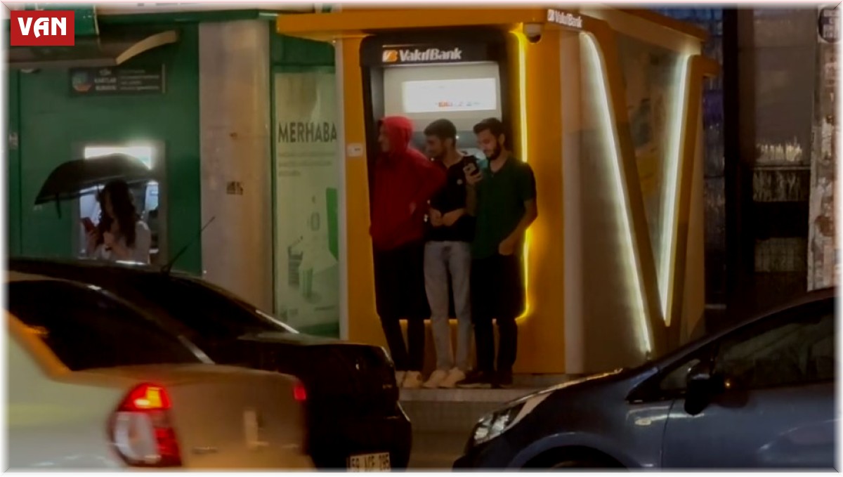 Van'da serinleten yağmur