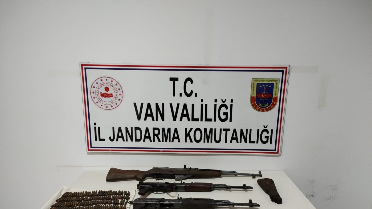 Van'da silah ve mühimmat ele geçirildi