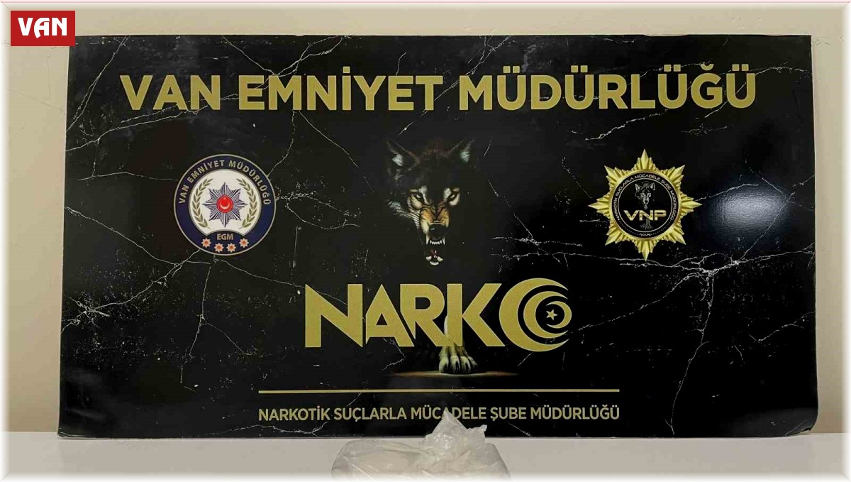 Van'da silah ve uyuşturucu ele geçirildi