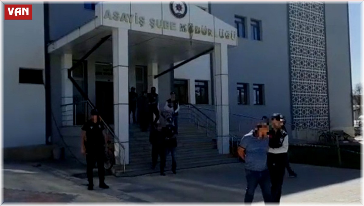 Van'da silahla başından vurulan kişi hayatını kaybetti