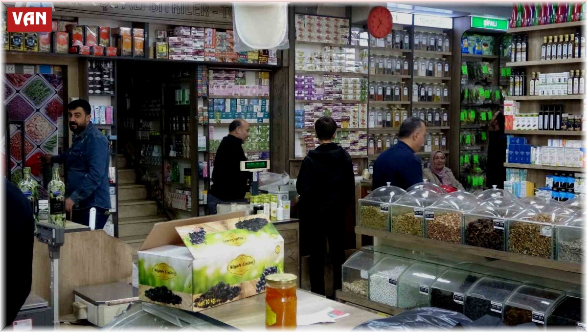 Van'da soğuk hava aktarlardaki yoğunluğu artırdı