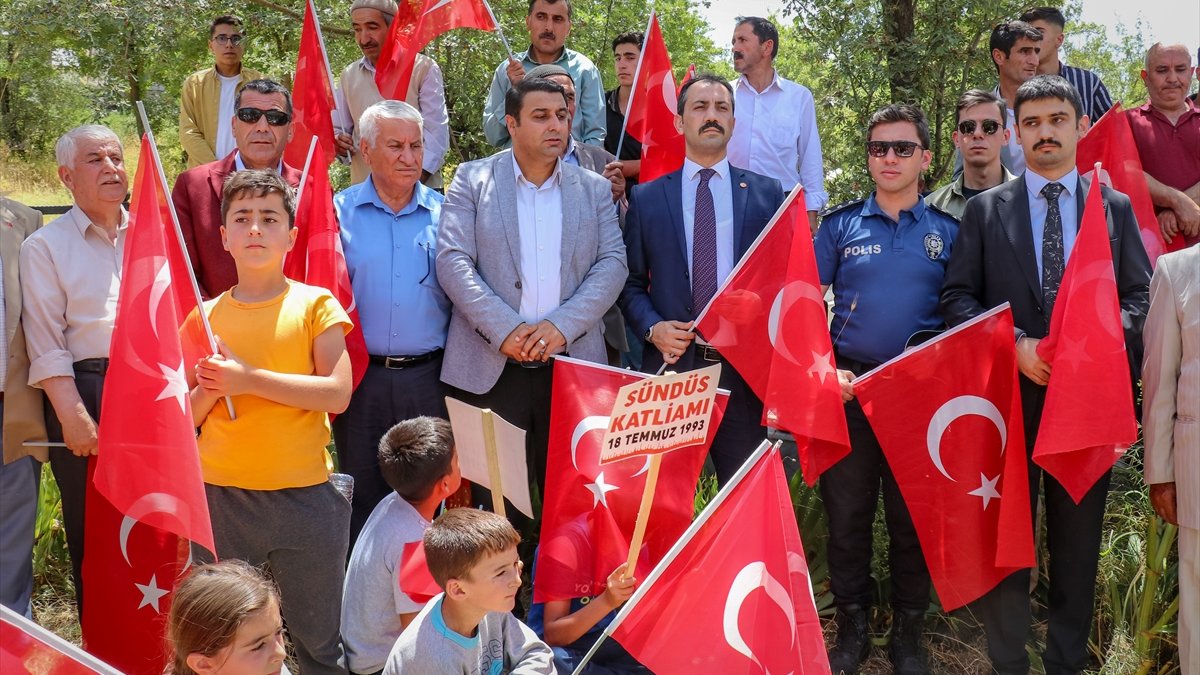 Van'da Sündüz Yaylası'nda şehit edilen 24 kişi törenle anıldı