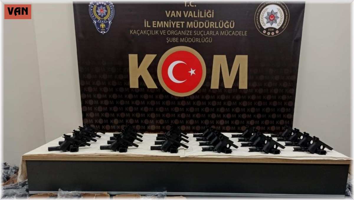 Van'da tabanca kabzası ve sahte içki ele geçirildi