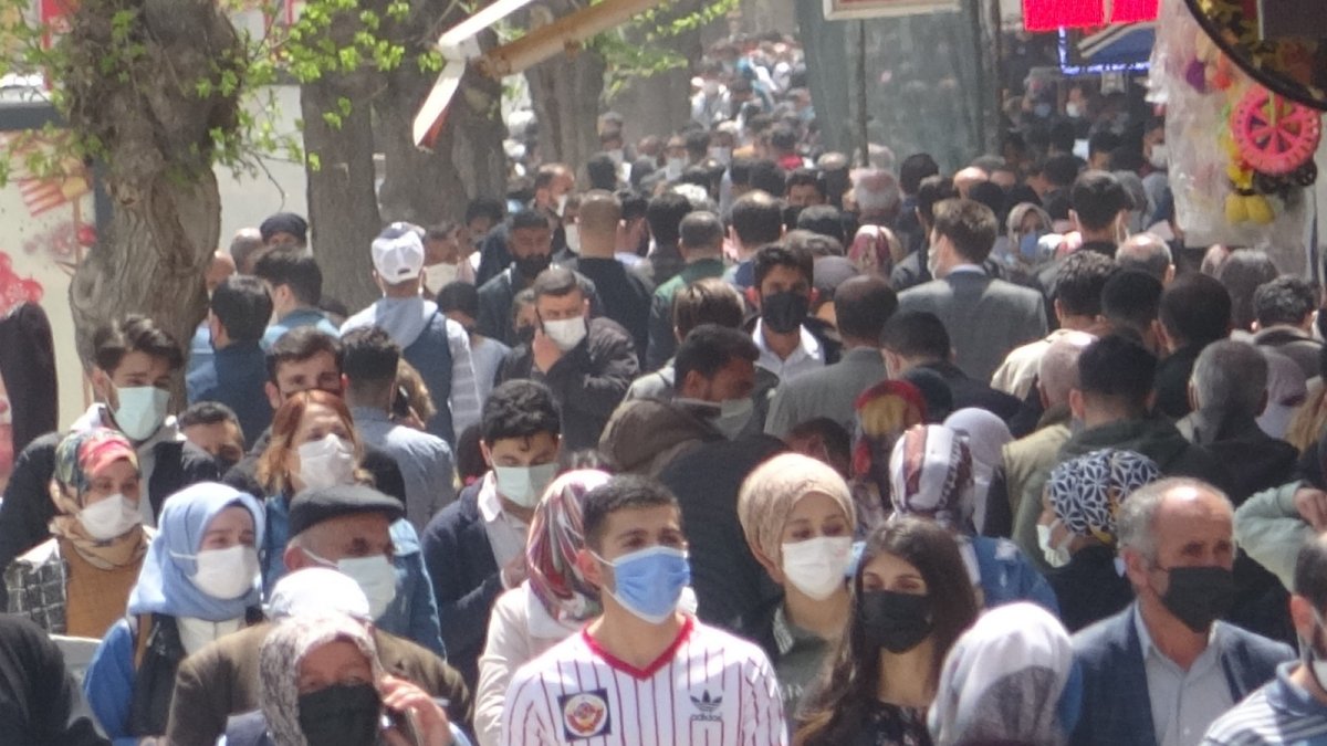 Van'da tam kapanma öncesi yoğunluk