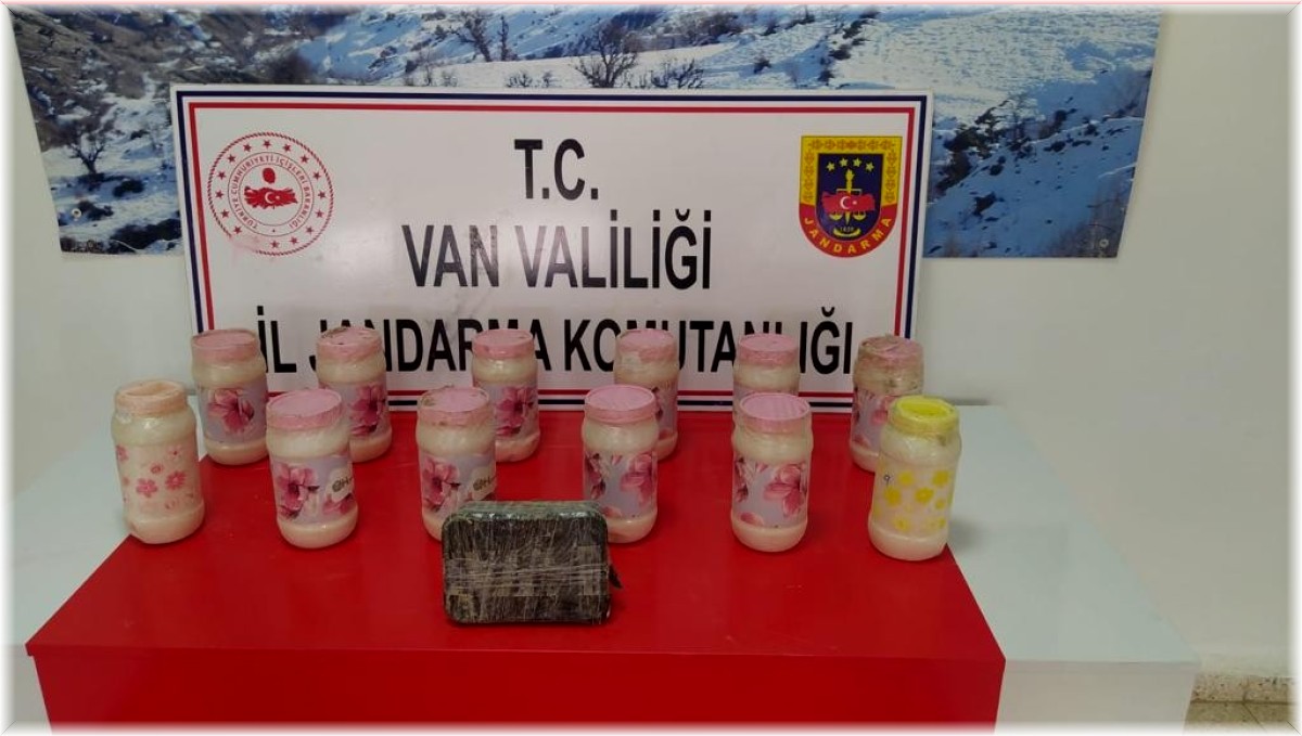 Van'da toprağa gizlenmiş 14 kilo metamfetamin ele geçirildi