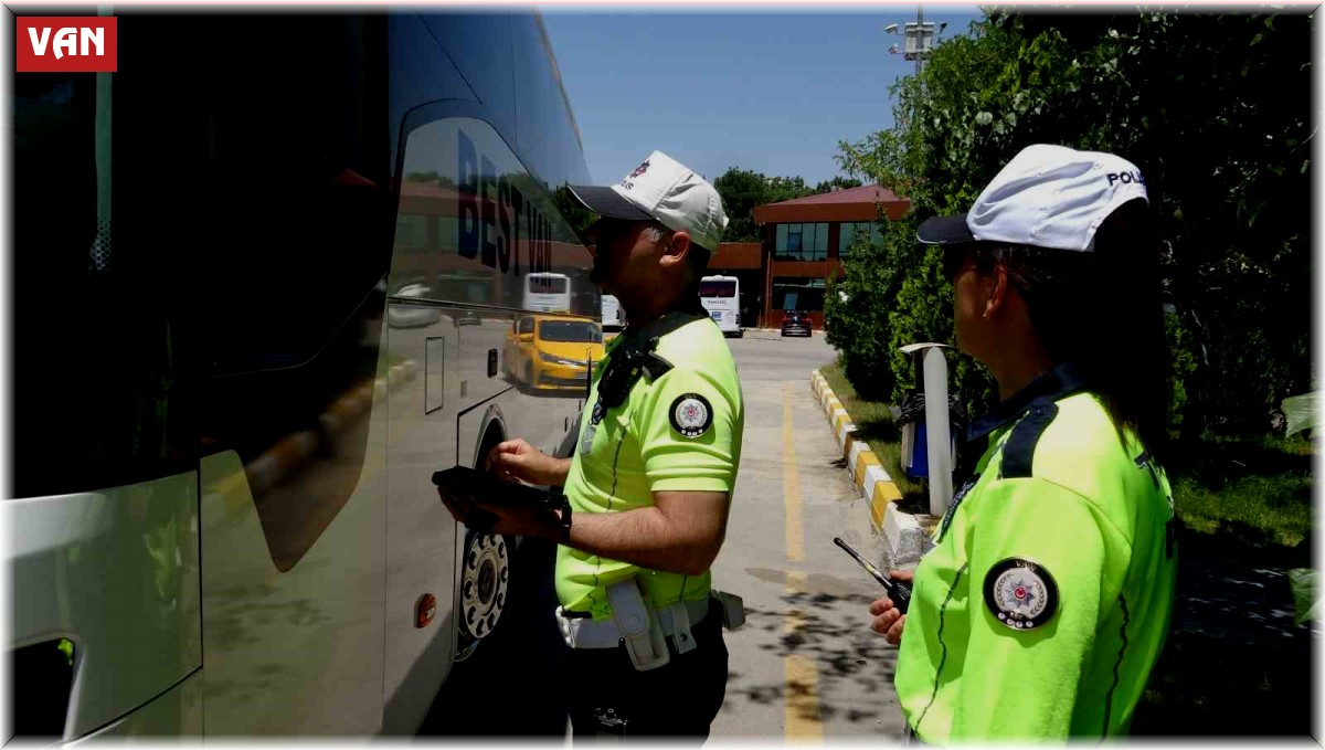 Van'da trafik ekiplerinden 'Kurban Bayramı' denetimi