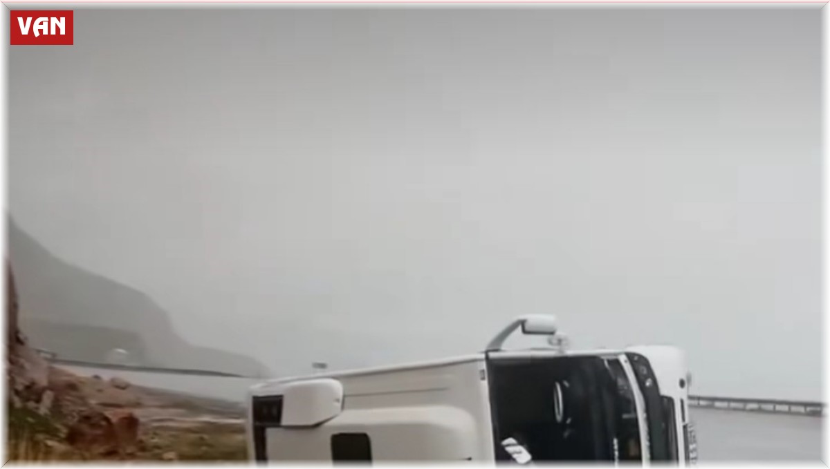 Van'da trafik kazası: 16 yaralı