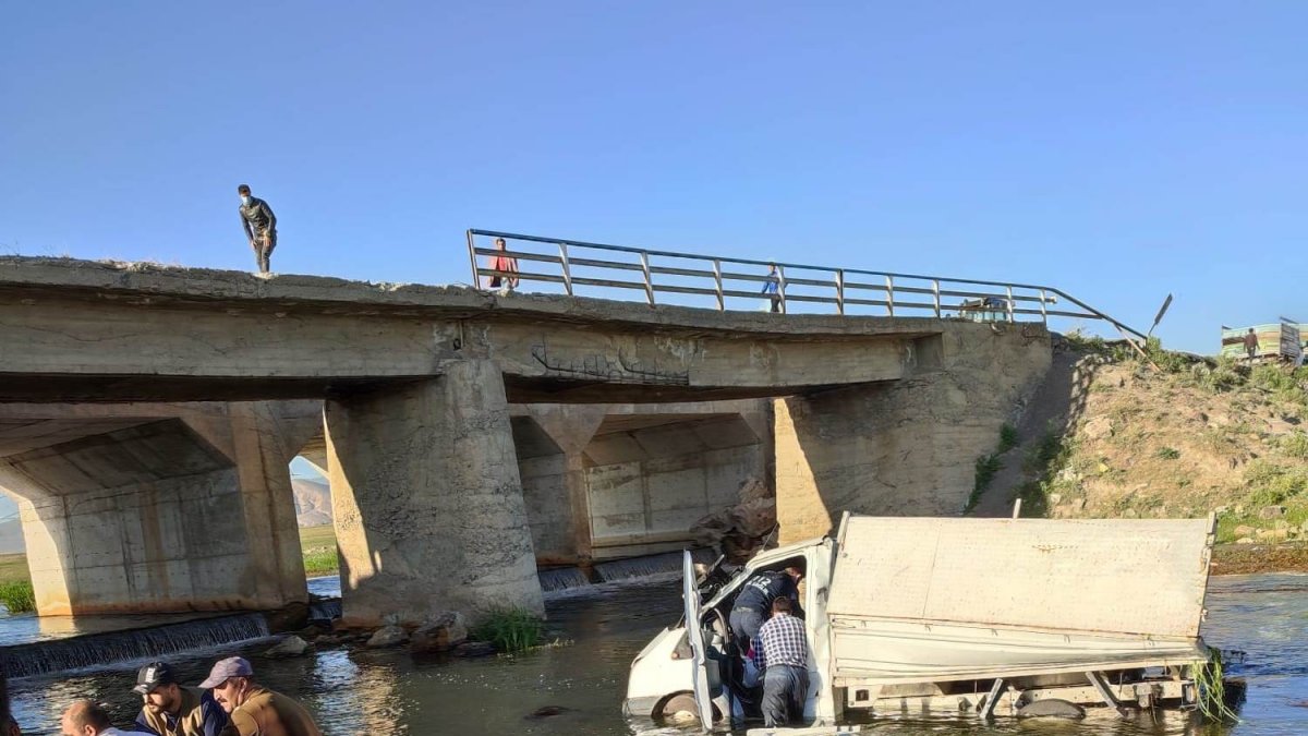 Van'da trafik kazası; 3 yaralı