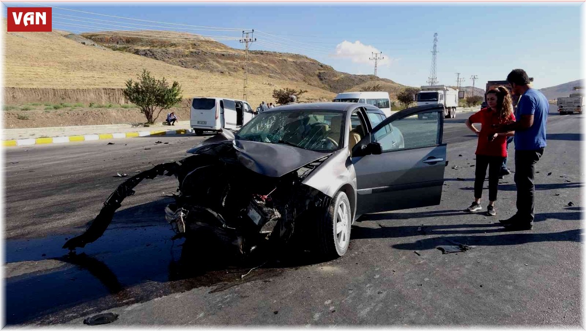 Van'da trafik kazası: 5 yaralı