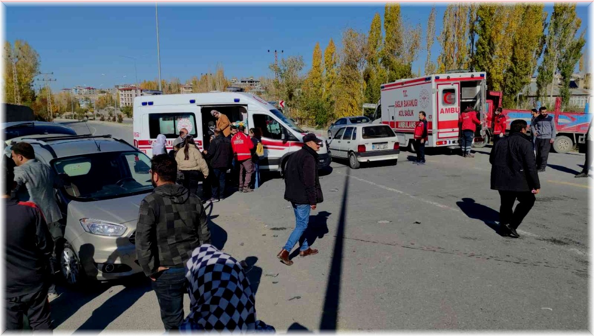 Van'da trafik kazası: 5 yaralı