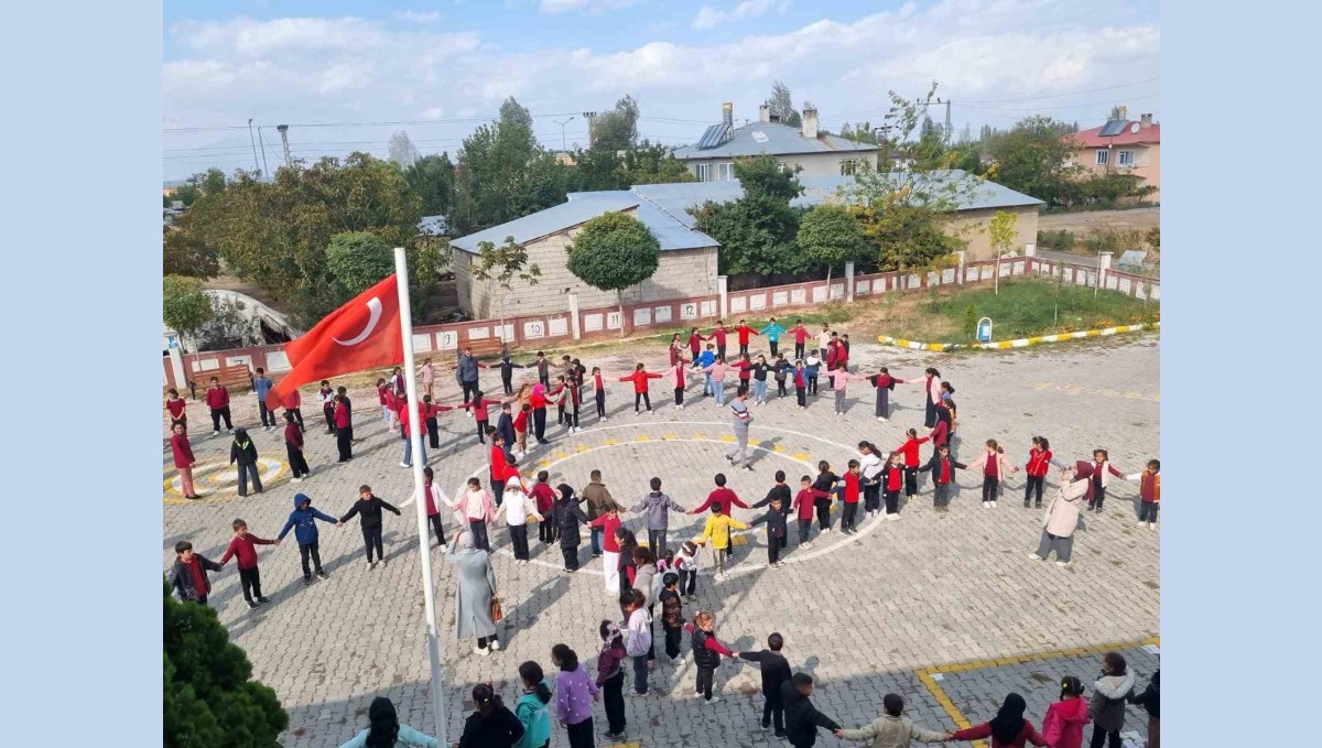 Van'da tüm okullarda eş zamanlı afet tatbikatı gerçekleştirildi