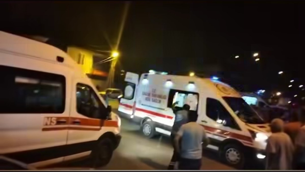 Van'da üç araç çarpıştı: 5 yaralı