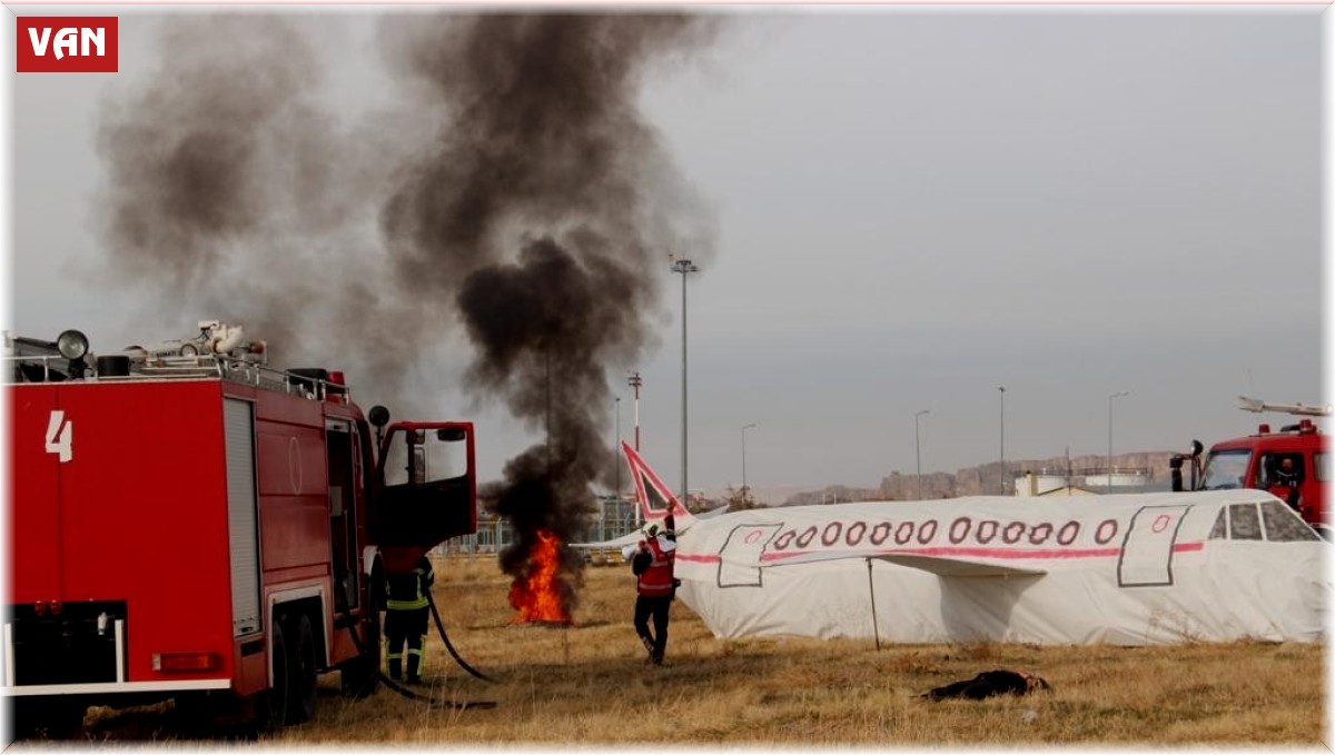 Van'da uçak kazası tatbikatı