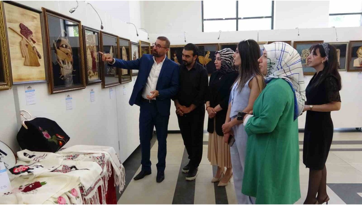 Van'da unutulmaya yüz tutmuş sanatlar sergisi açıldı