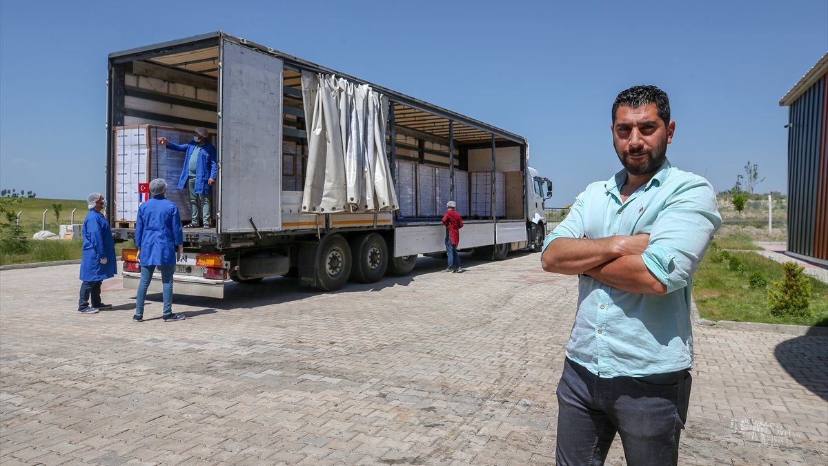 Van'da üretilen tıbbi cihaz ve dezenfektan ürünleri yurt dışına gönderiliyor