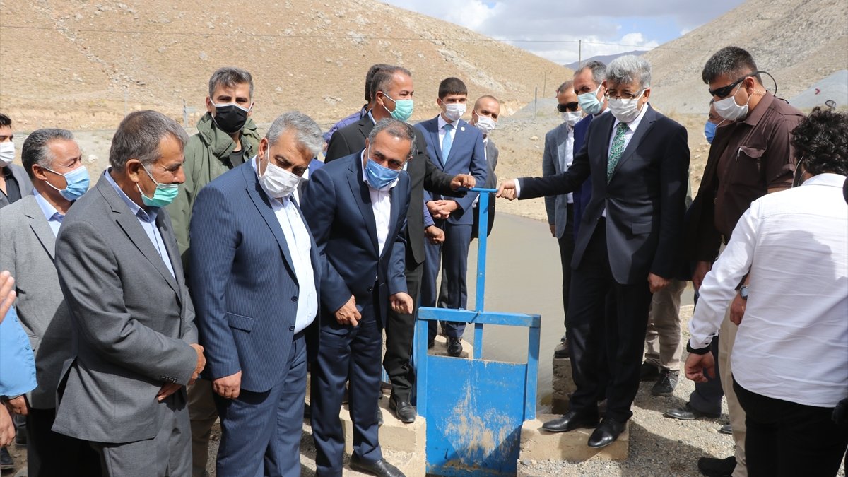 Van'da uzun yıllardır susuz kalan tarım arazilerine can suyu verildi