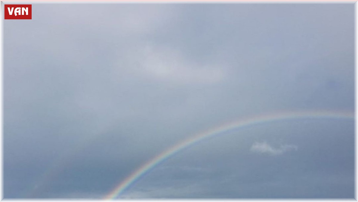 Van'da yağmur sonrası 'gökkuşağı' güzelliği