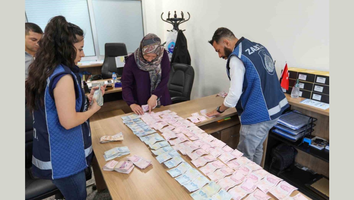 Van'da yakalanan dilencinin üzerinden 75 bin 950 TL çıktı