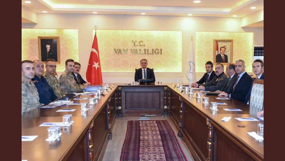 Van'da yılbaşı tedbirleri değerlendirildi