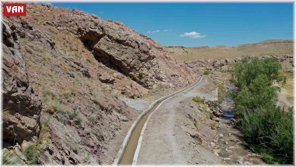 Van'da yıllardır boşa akan dere suyu tarıma kazandırıldı