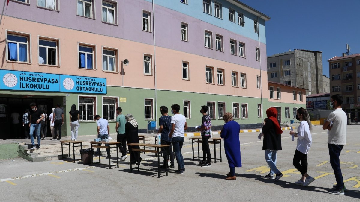 Van'da YKS ikinci oturumu başladı