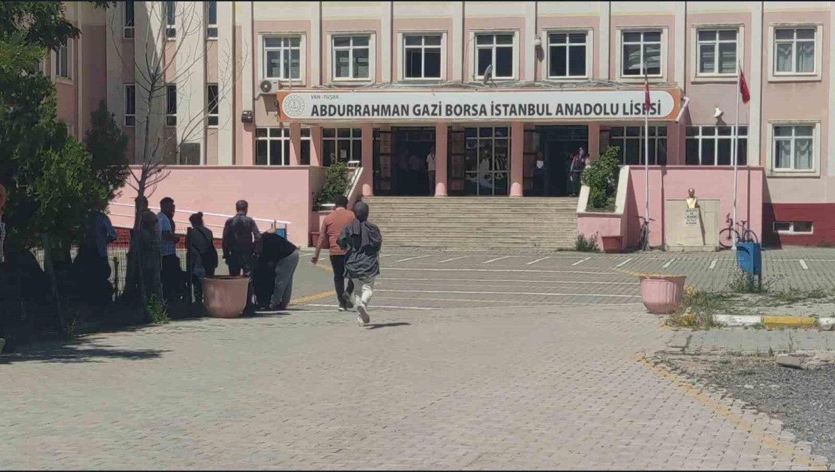 Van'da YKS maratonu TYT ile başladı