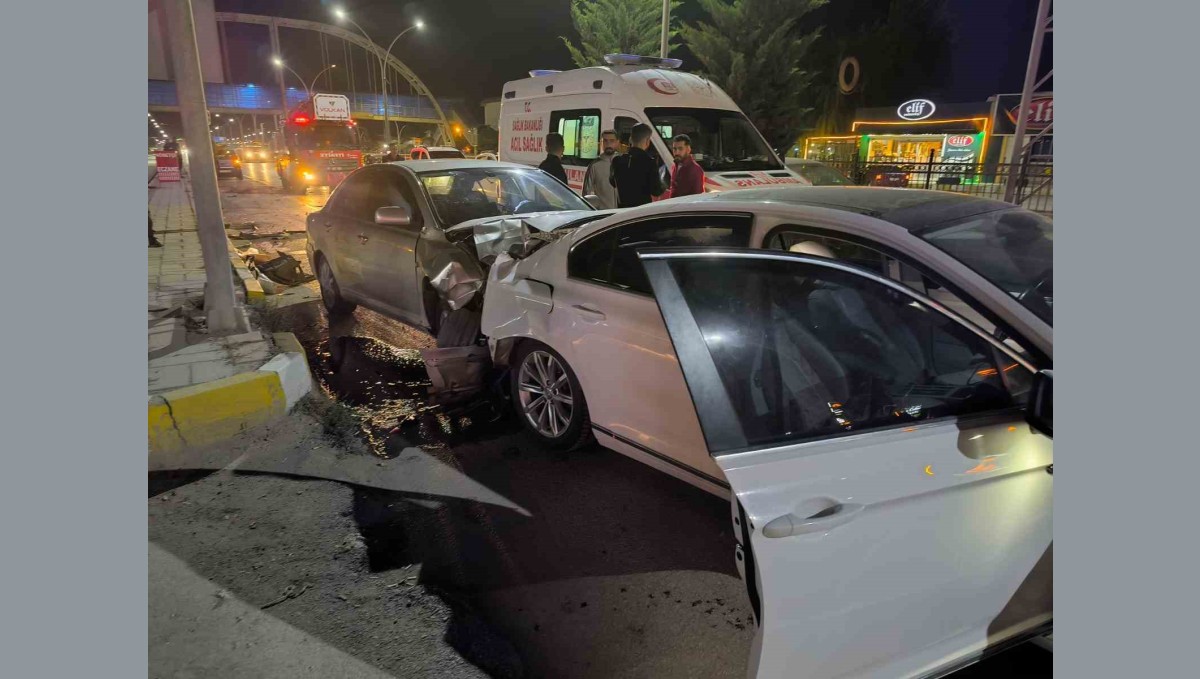 Van'da zincirleme kaza: 4 yaralı