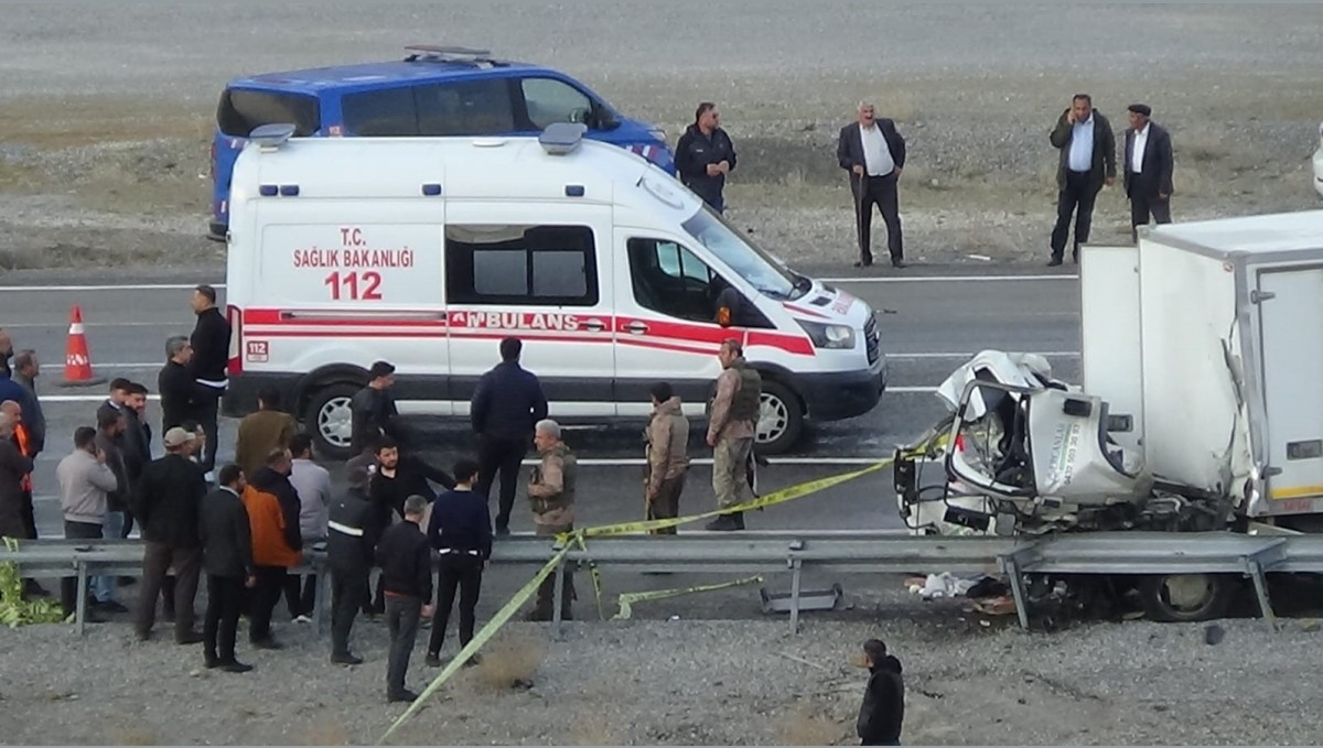 Van'daki feci kazada hayatını kaybedenlerin kimlikleri belli oldu