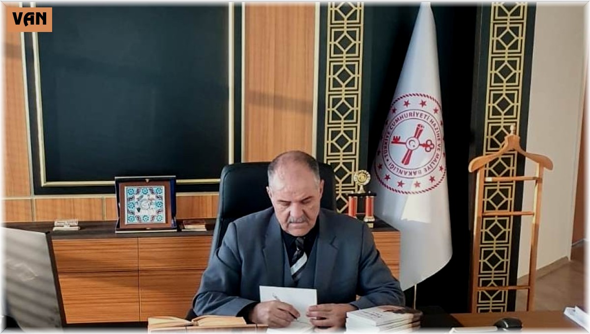 Van Defterdarı Kamar'ın 'keşke'den önce 1' kitabı çıktı