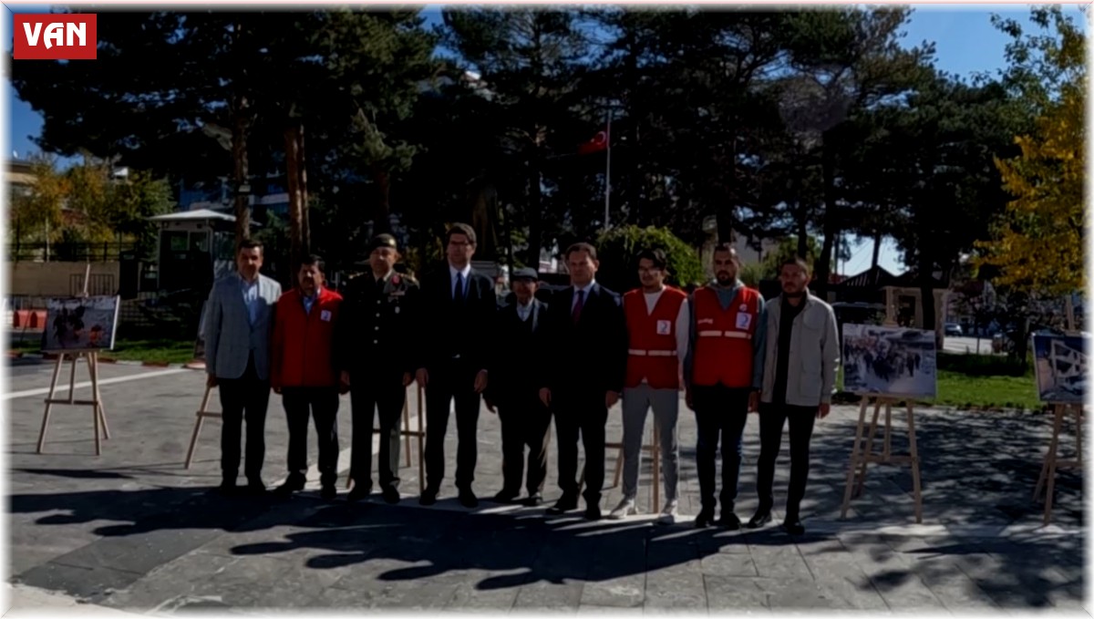 Van depreminde yaşamını yitirenler için anma programı yapıldı