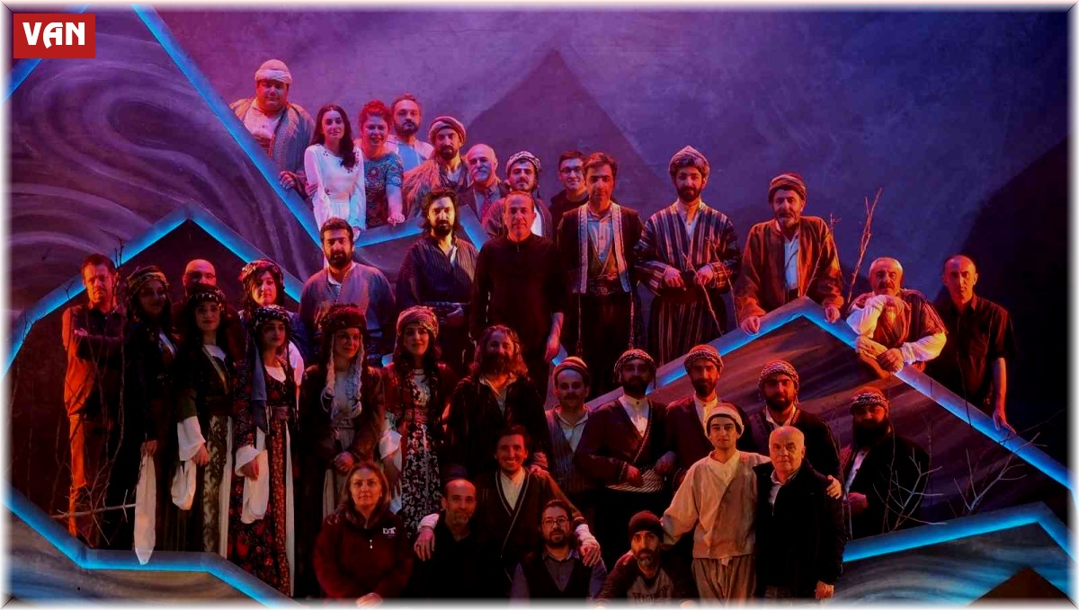 Van Devlet Tiyatrosu Siyabend ve Xece ile perdelerini açtı