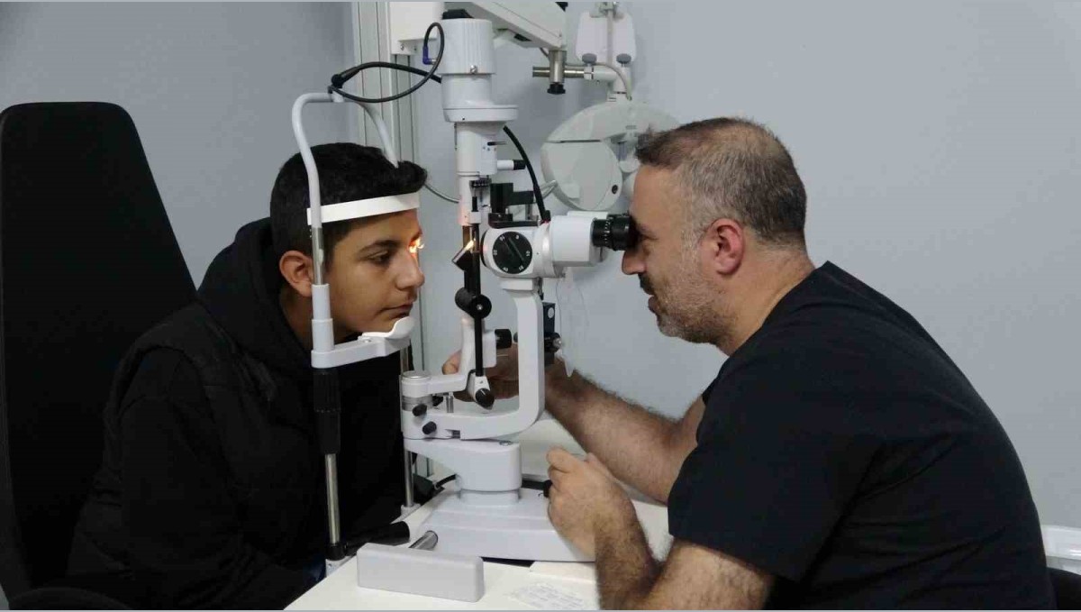 Van Eğitim ve Araştırma Hastanesi'nde 'cross-linking' yöntemiyle tedaviye başlandı