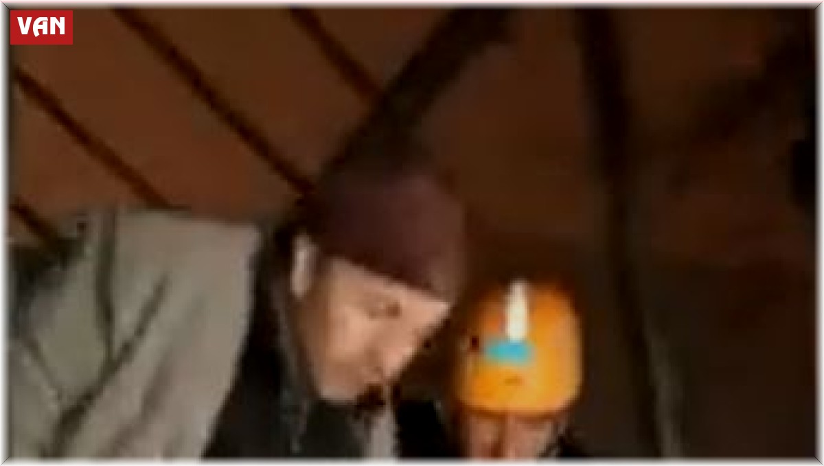 Van ekibi deprem enkazından 1 kişiyi sağ olarak çıkardı