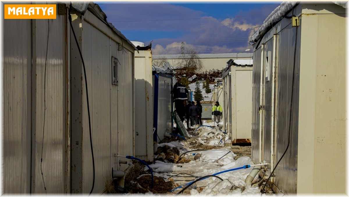 Van ekibinin Malatya'da kurumuna başladığı konteyner kent hızla tamamlanıyor
