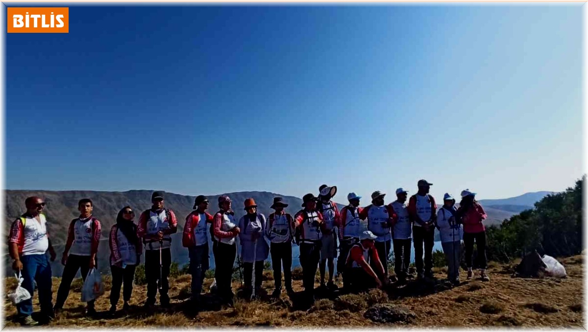 Van Gölü Aktivistler Derneği üyelerinden 40 kilometrelik Nemrut yürüyüşü