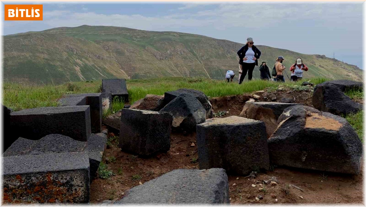 Van Gölü Aktivistleri Derneği üyelerinden doğa yürüyüşü