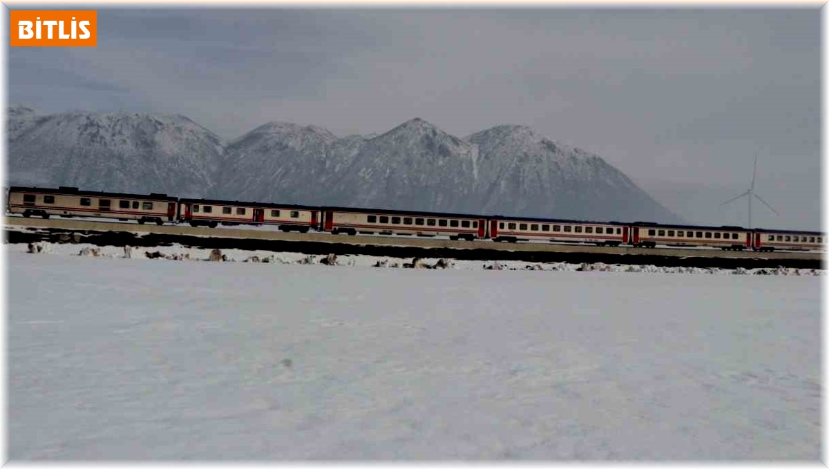 Van Gölü Ekspresi fotoğrafçıların ilgi odağı oldu
