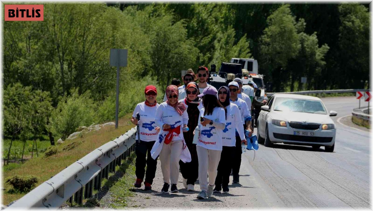 Van Gölü için yürüyen kadınlar Tatvan'a ulaştı