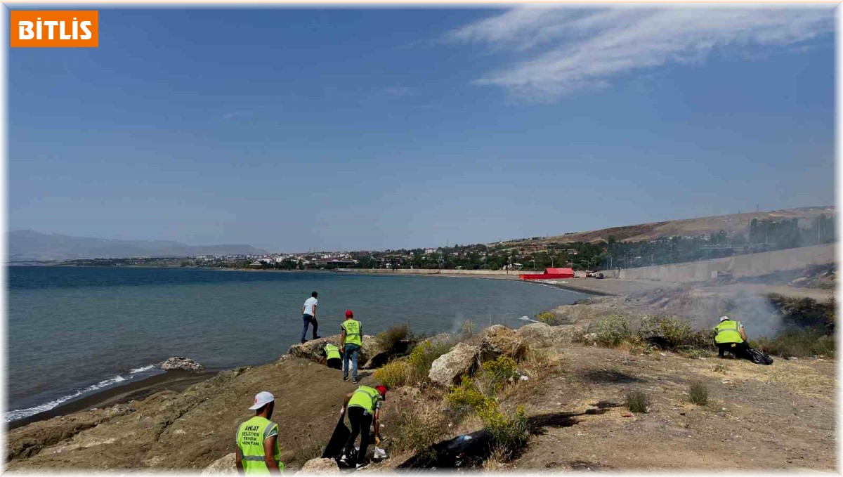 Van Gölü kıyılarında temizlik çalışması