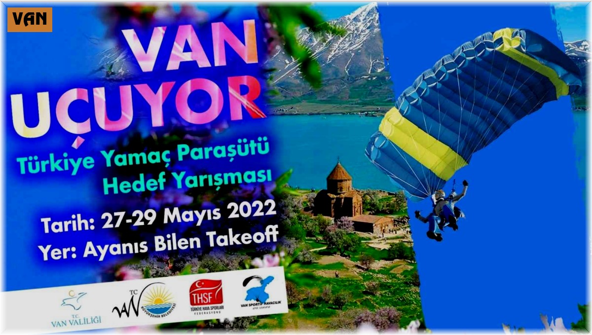 Van Gölü kıyılarında yamaç paraşüt yarışması