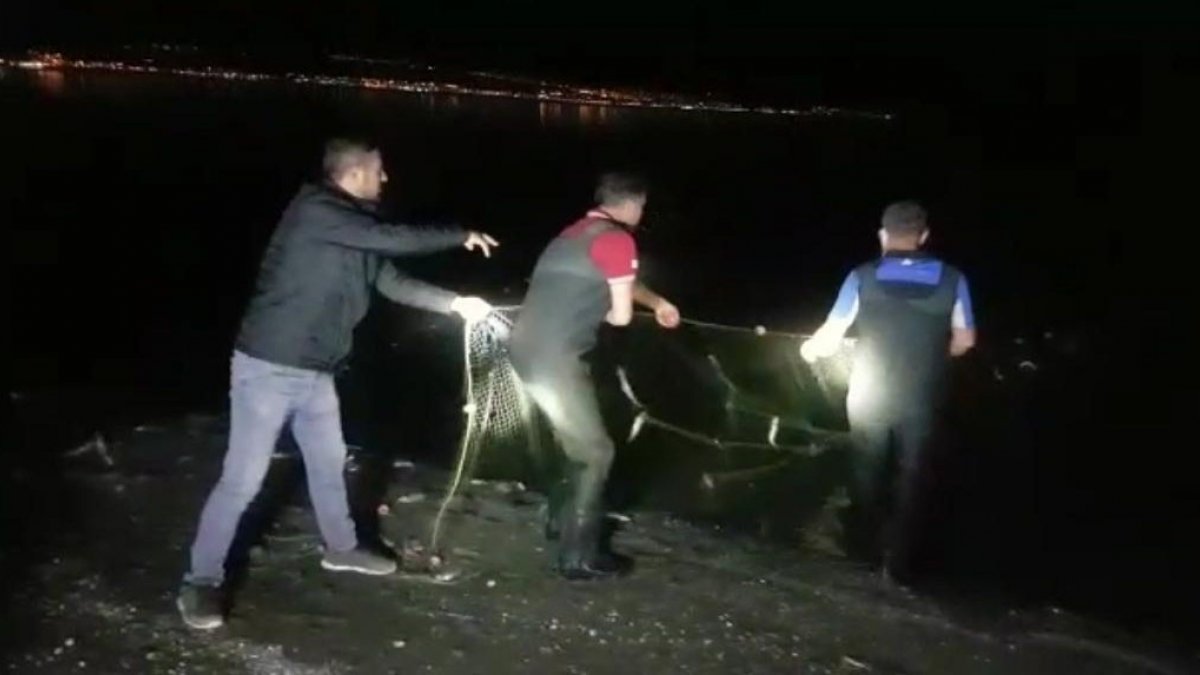 Van Gölü'nde 2 ton 350 kilogram inci kefali ele geçirildi