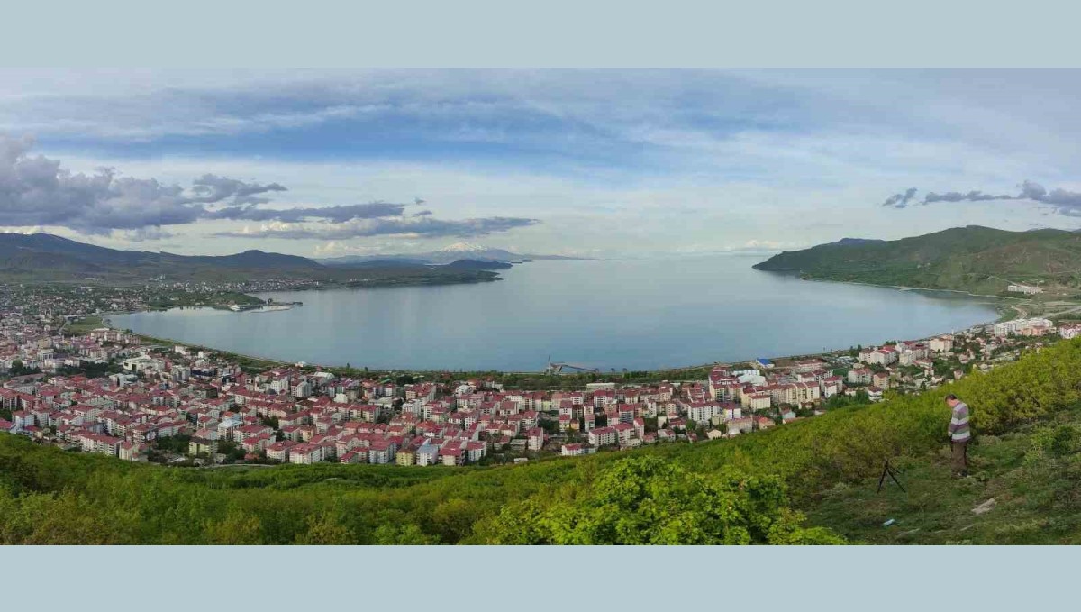Van Gölü'nde çekilme ve kirlilik alarmı: "Önlem alınmazsa ekosistem tehdit altında"