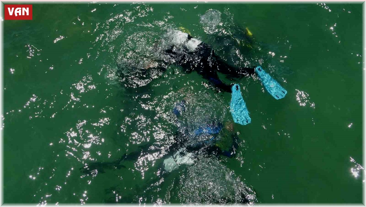 Van Gölü'nde dalış sezonu açıldı