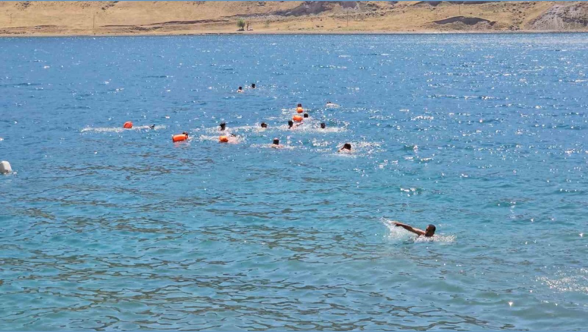 Van Gölü'nde kabotaj bayramı coşkusu