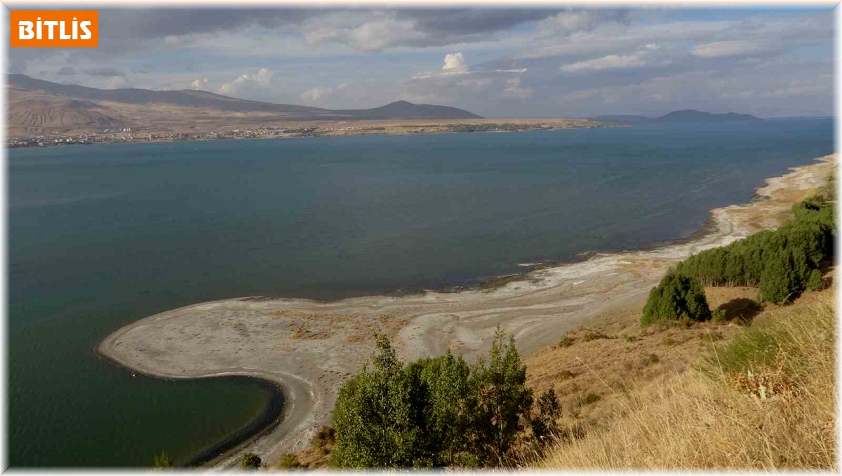 Van Gölü'nde su kaybı devam ediyor