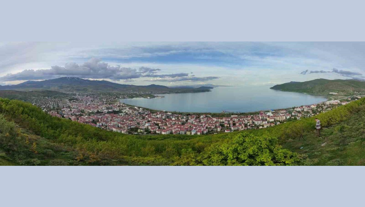 Van Gölü'nde su seviyesi düşüyor