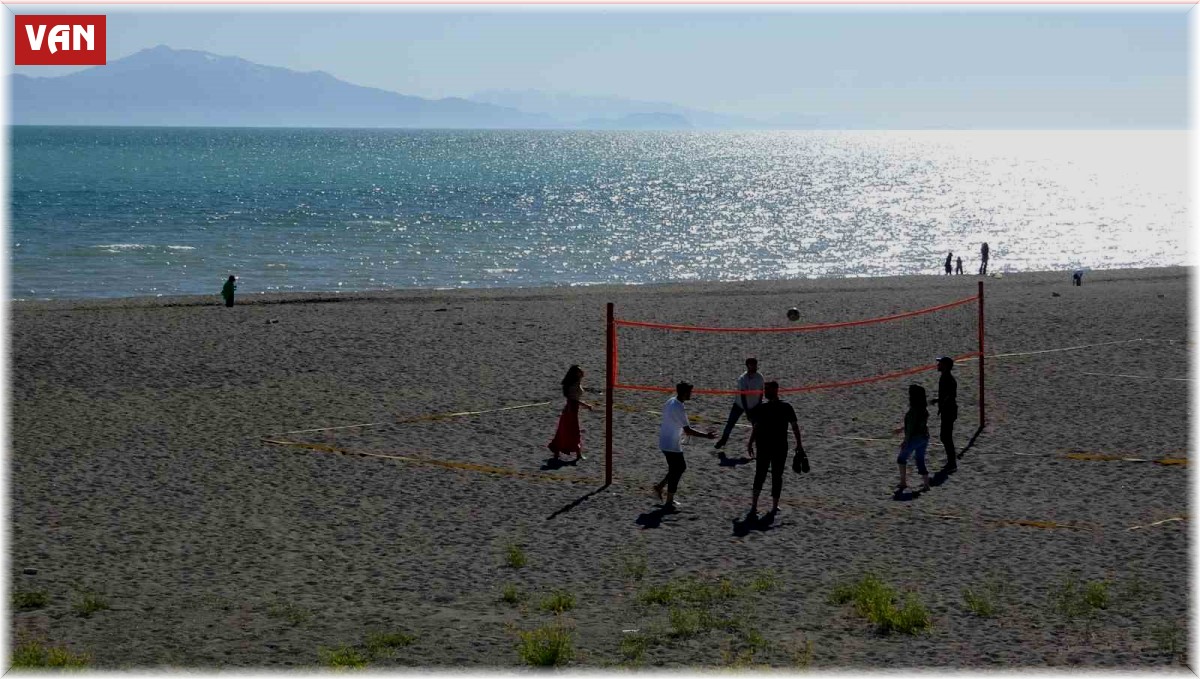 Van Gölü'nde su seviyesi yükseldi