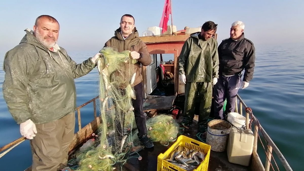 Van Gölü'nden inci kefali bereketi